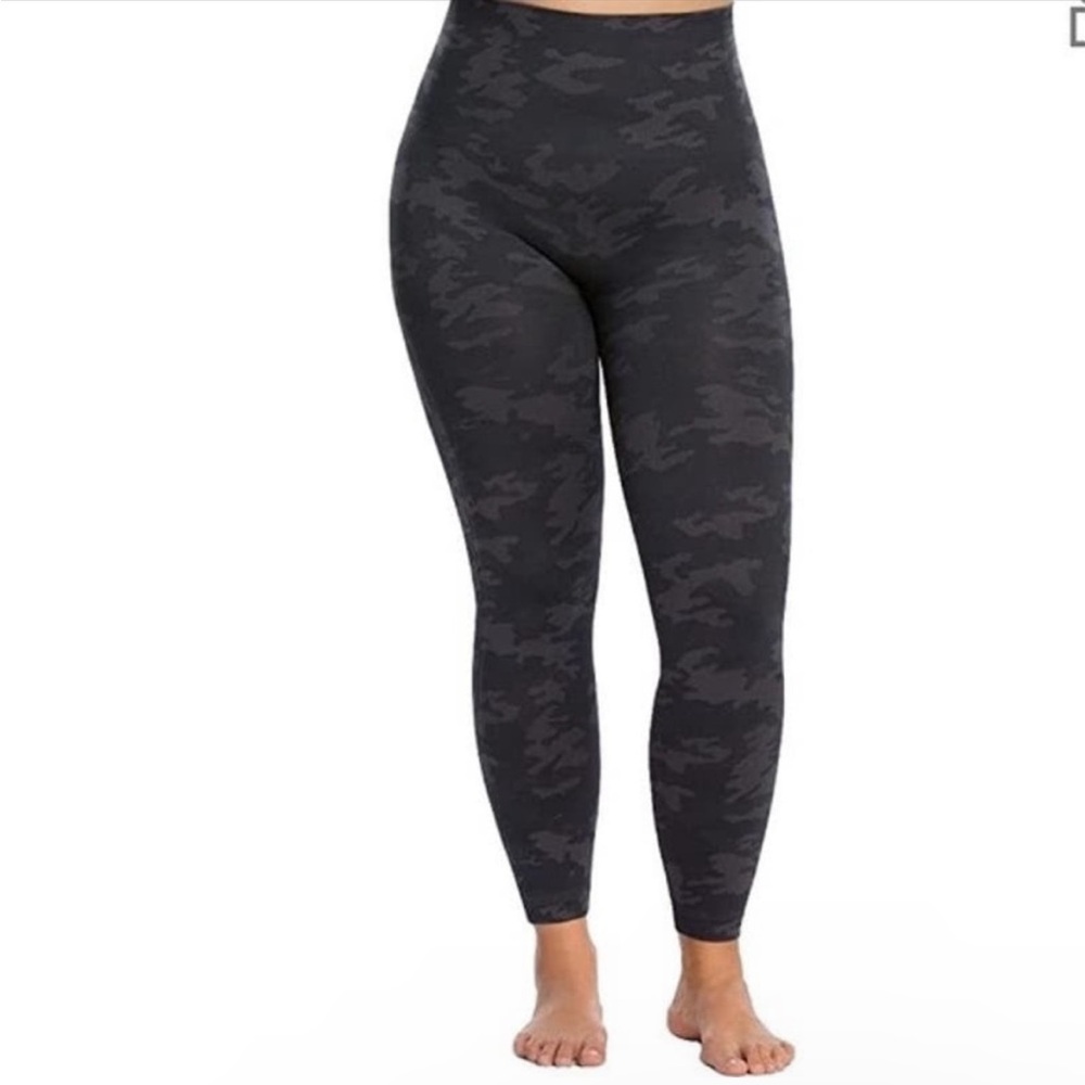 NWT SPANX Plus Leggings Look at Me Now